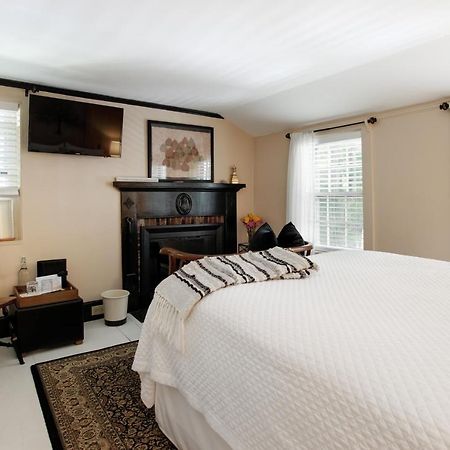 Inn On Main Yarmouth Bagian luar foto