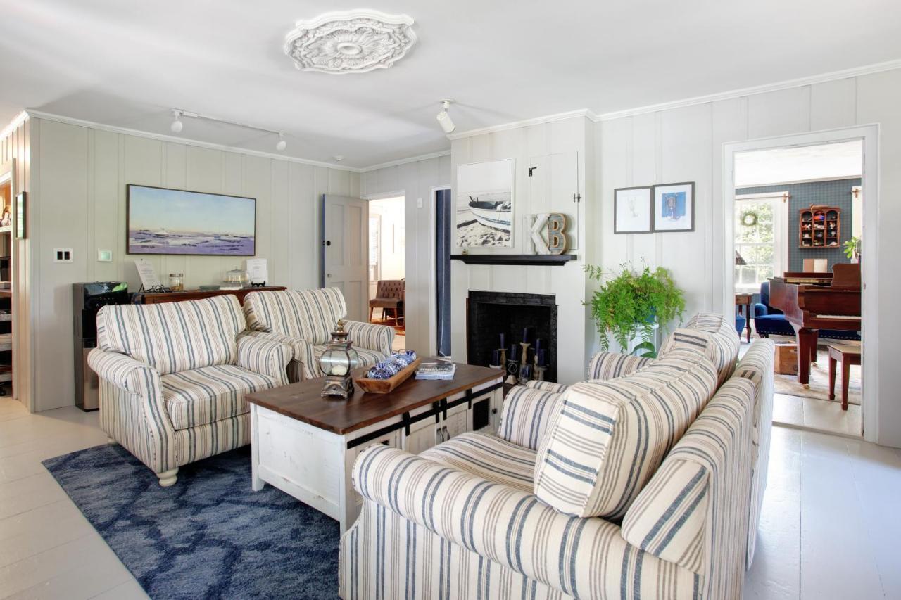 Inn On Main Yarmouth Bagian luar foto