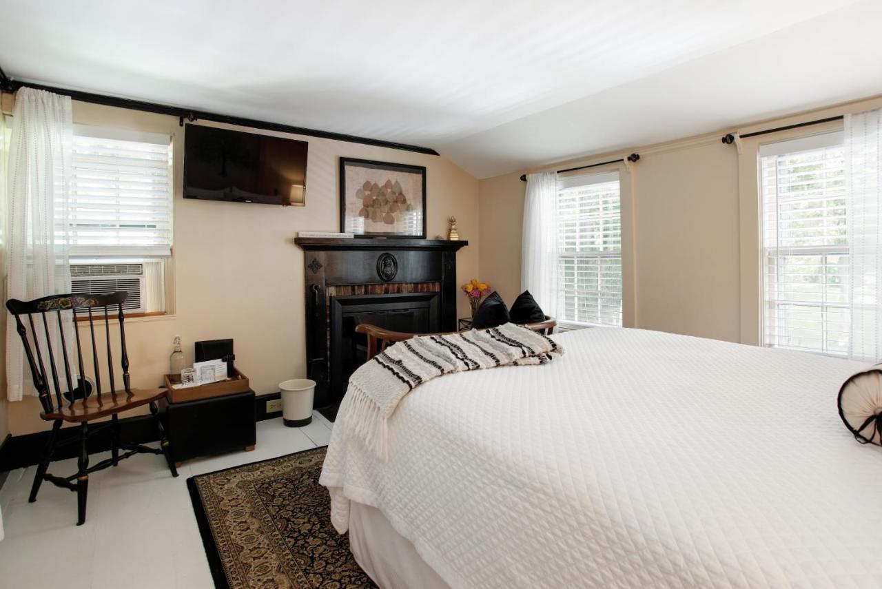 Inn On Main Yarmouth Bagian luar foto
