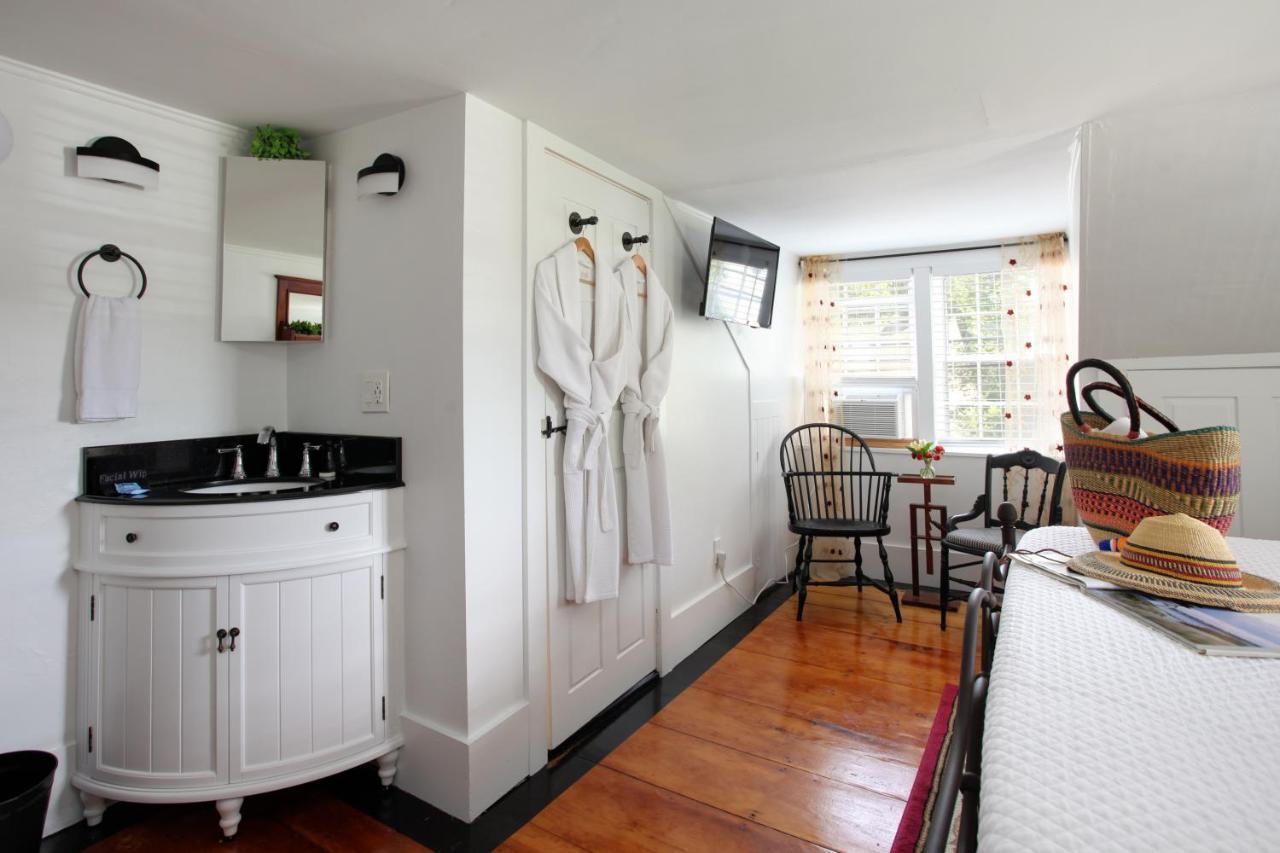 Inn On Main Yarmouth Bagian luar foto